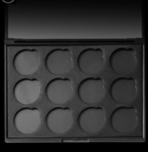 12 Well Empty Eyeshadow Palette With Applicator