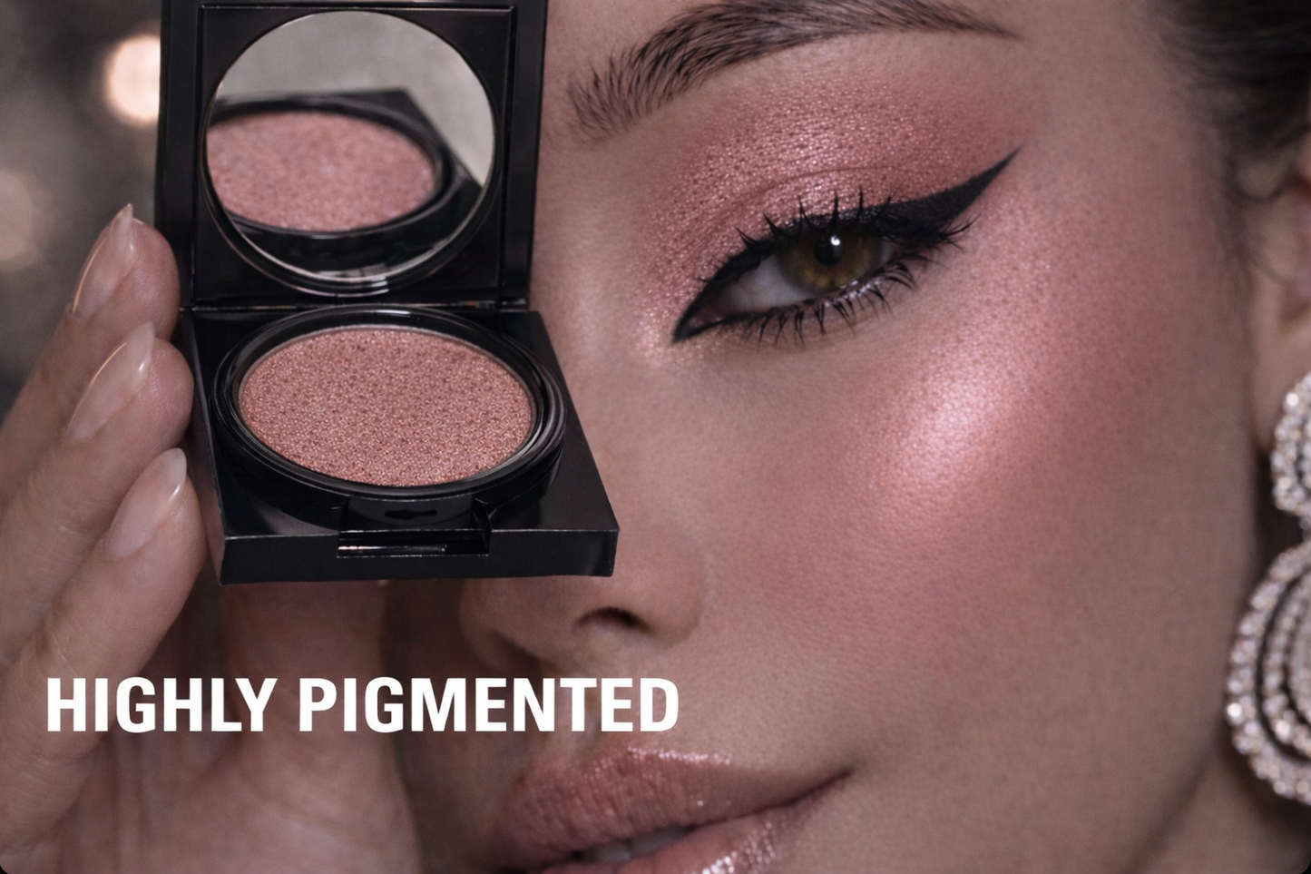 Eyeshadow 483 Playboy (Blak Packaging)
