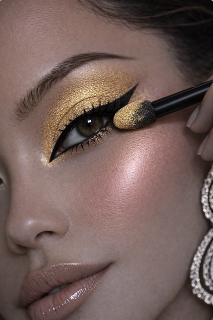 Eyeshadow 676 Cara Mia (Blak Packaging)