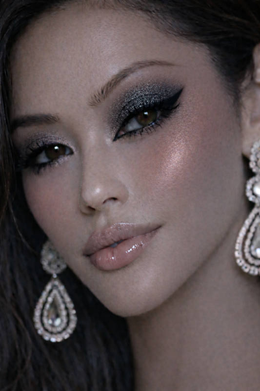 Eyeshadow 595 Blackest Black (Blak Packaging)