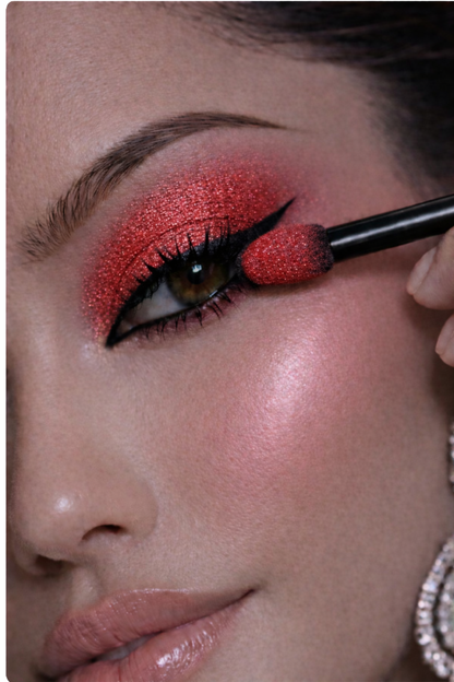 Eyeshadow 671 Cardinal (Blak Packaging)