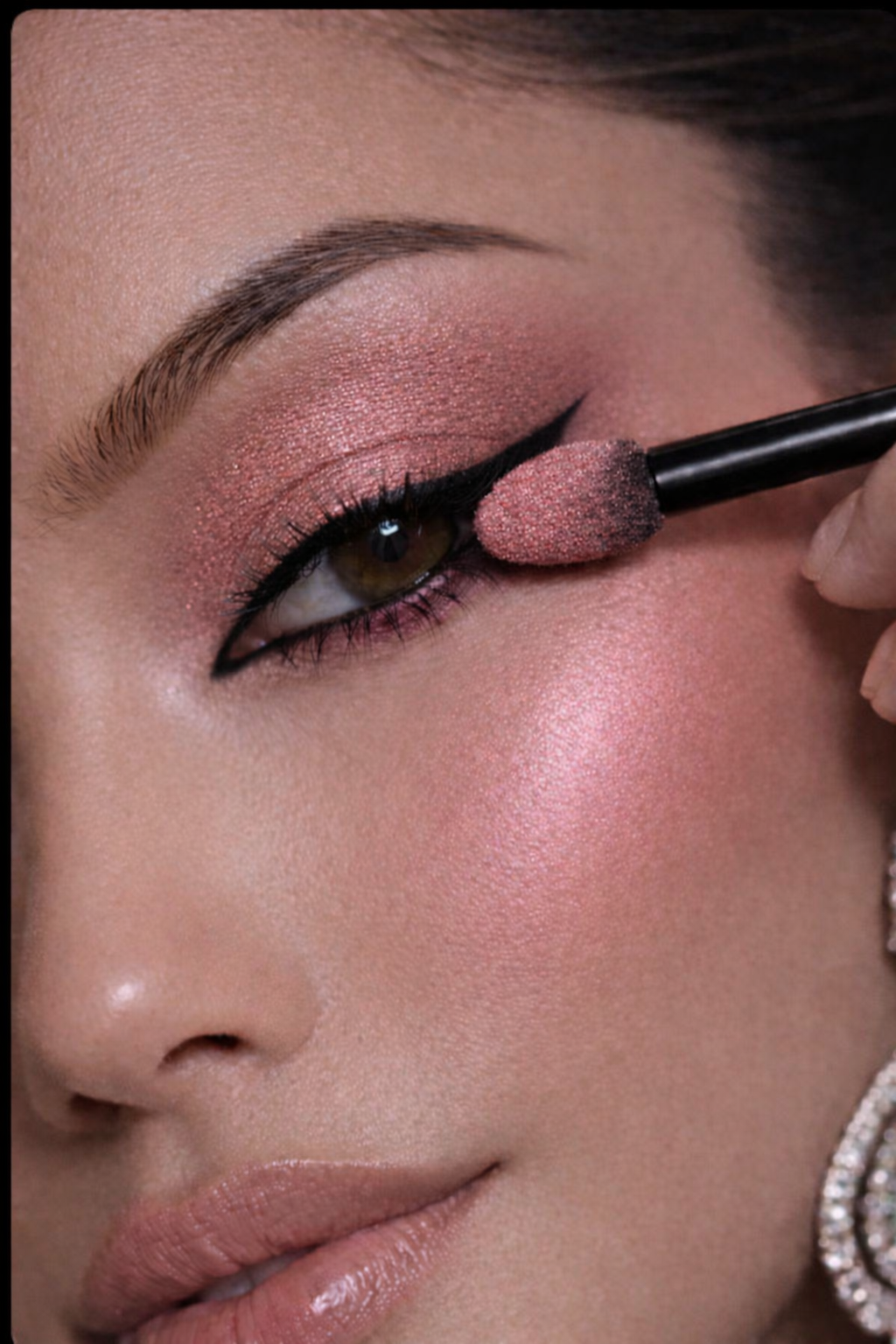 Eyeshadow 483 Playboy (Blak Packaging)
