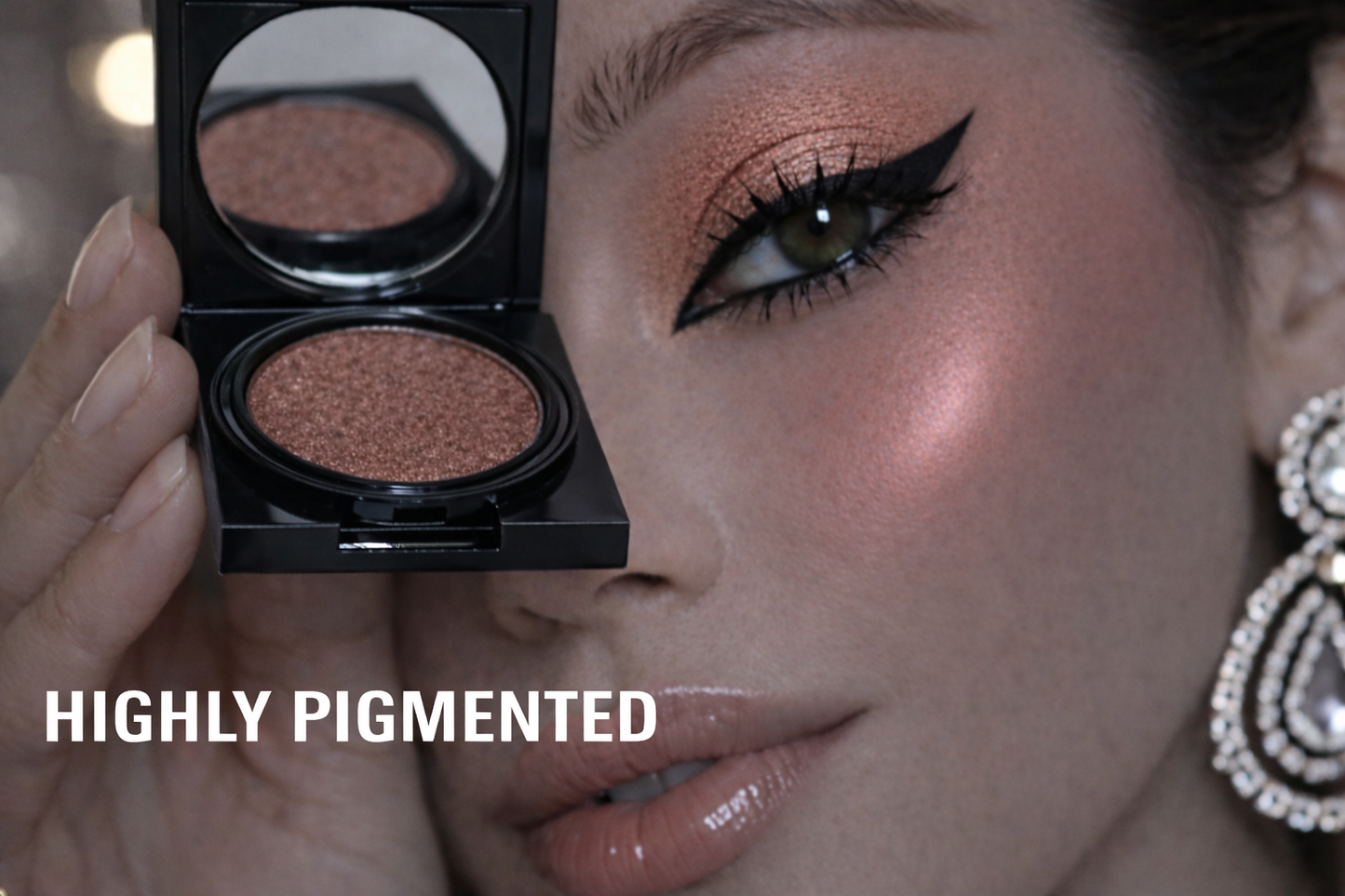 Eyeshadow 675 Copper Embers (Blak Packaging)