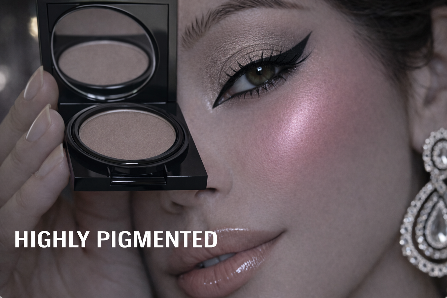 Eyeshadow 212 Bark (Blak Packaging)